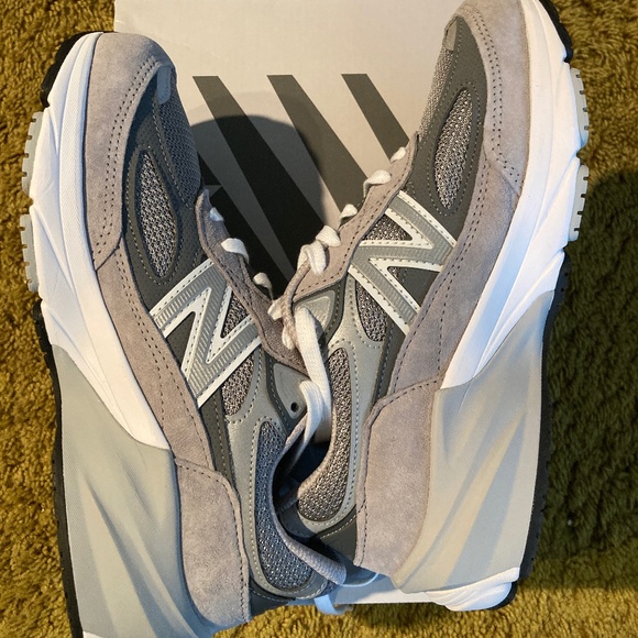 [NEVER WORN] New Balance 990 v6 Women’s 8 D - Picture 4 of 5